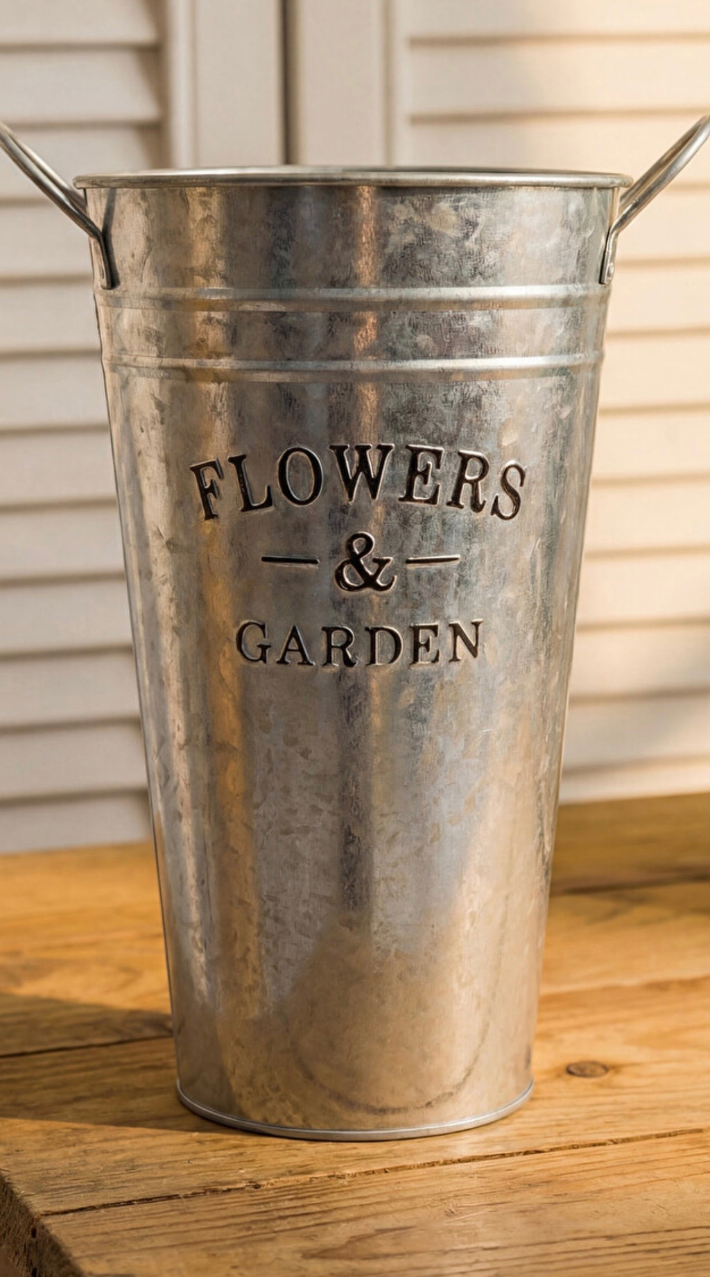 Vintage Galvanized Metal Flower Bucket – Rustic Farmhouse Vase